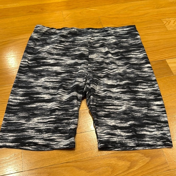 Terra & sky women’s plus sizer bike shorts size 1X (16W -18W) . - Picture 1 of 8